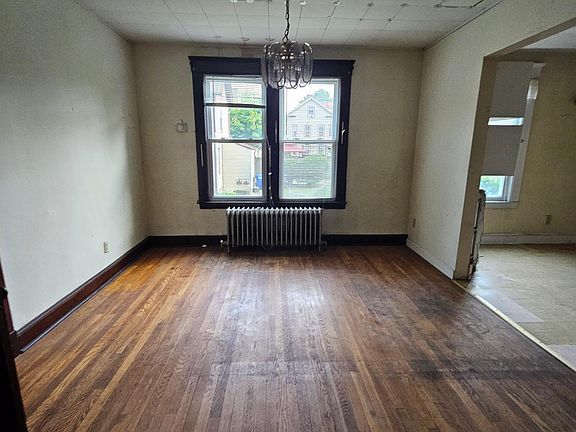 4th image of 22 Hallock St APT 1