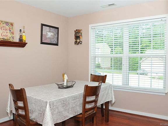 3rd image of 3307 Ellenbrook Dr