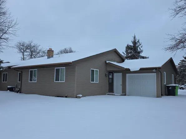 539 East Ave, Hartford, WI 53027