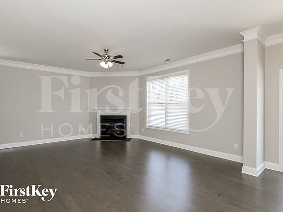 4th image of 3928 Lake Breeze Dr