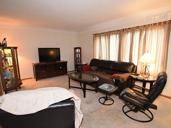 4th image of 2431 Elm Dr