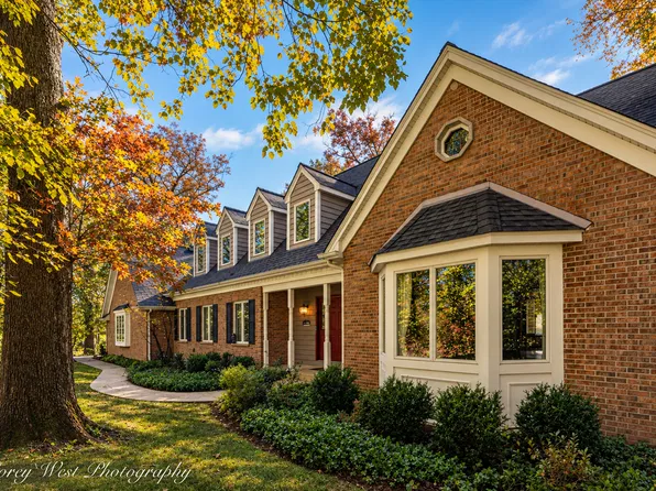 37W305 Crane Rd, Saint Charles, IL 60175