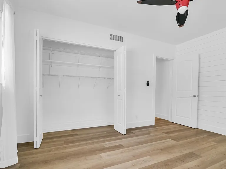 701 Appleby St — Photo 35