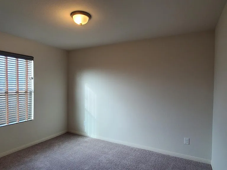 5584 Fox Bluff Dr — Photo 19