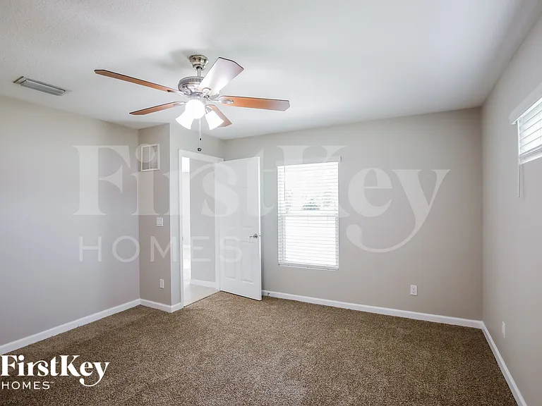 1497 SW San Sebastian Ave — Photo 8