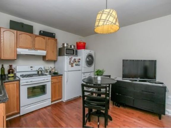 3rd image of 5040 Hazel Ave