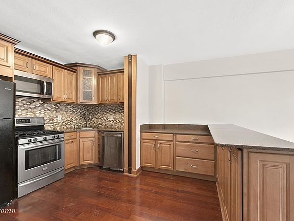 3rd image of 100 Colfax Ave APT 5A
