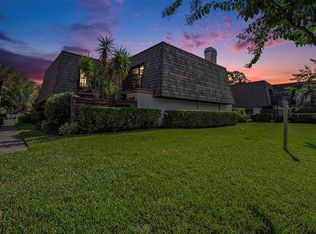 15348 E Pond Woods Dr, Tampa, FL 33618