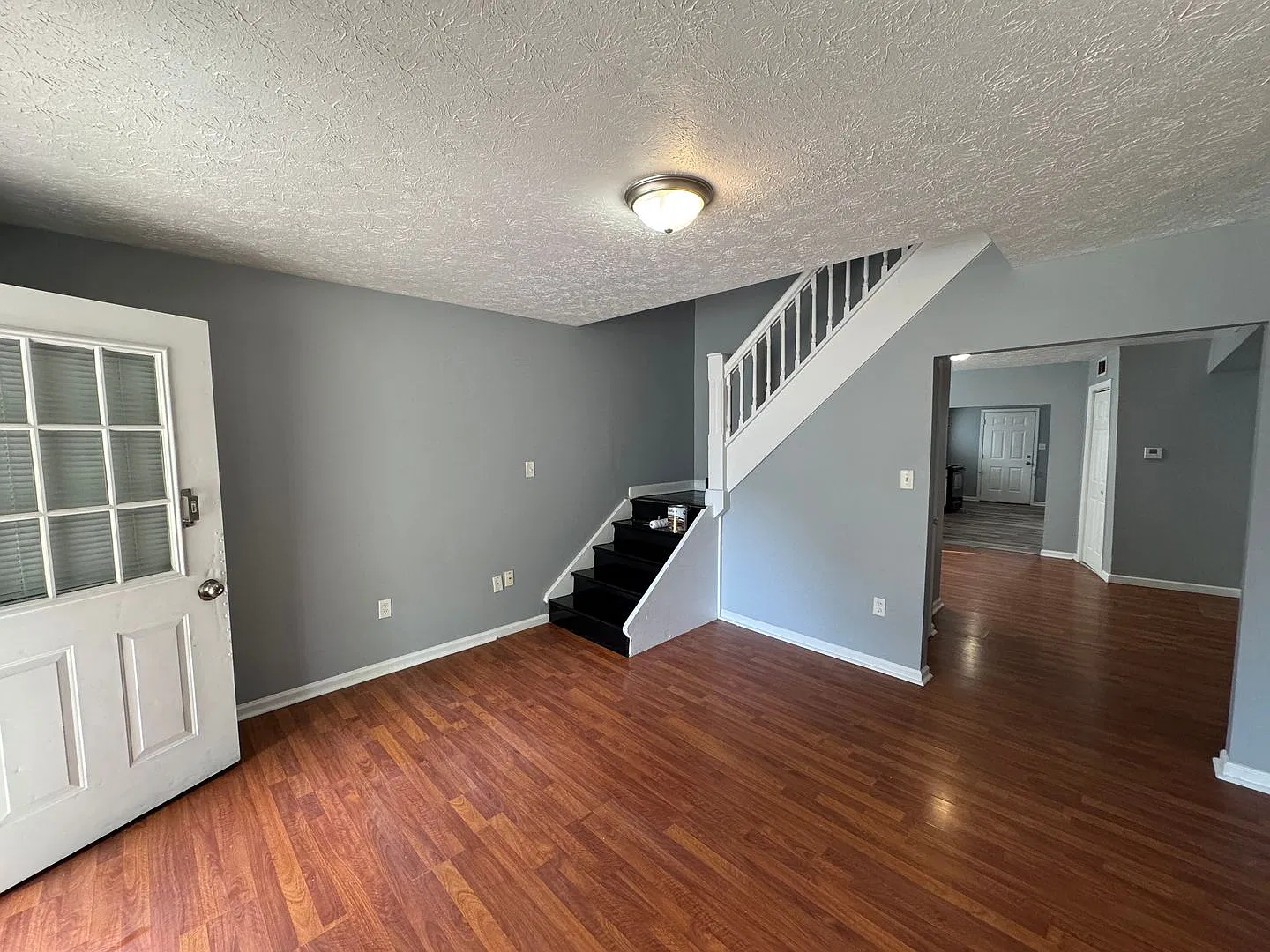 Rhodius Park 2 Bed 2 Bath — Photo 3