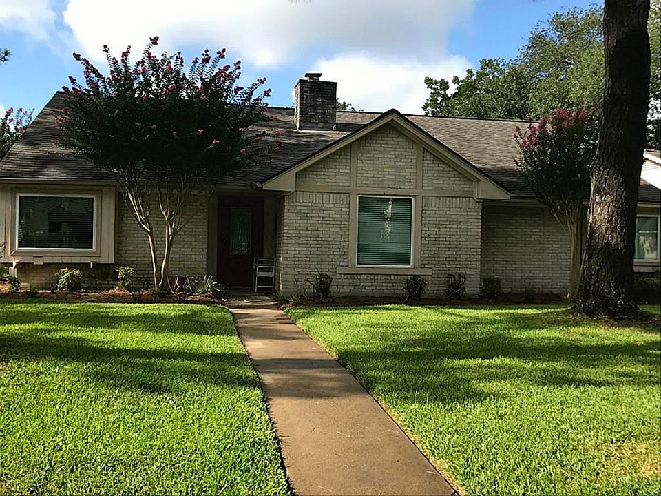 1st image of 3303 Springhill Dr