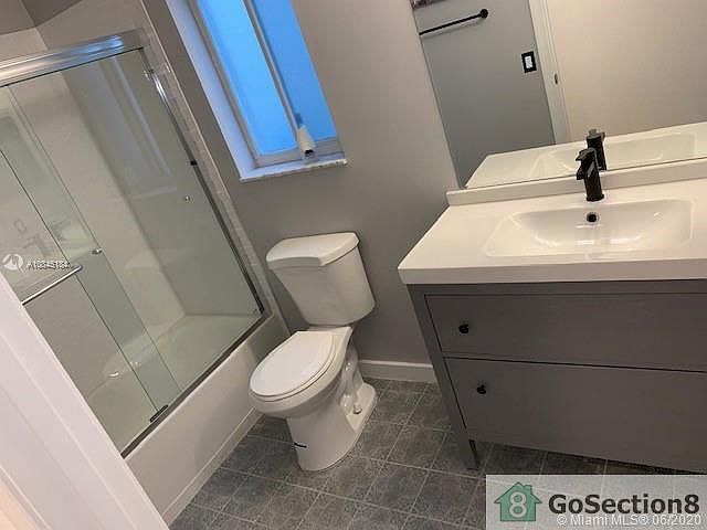 2nd image of 4160 Woodside Dr