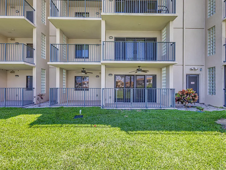 901 Seafarer Cir #104 — Photo 11