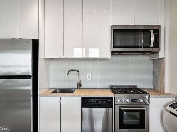 4th image of 2601 Pennsylvania Ave APT 1121