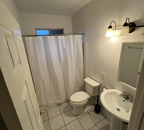 4th image of 4424 Alumni Ave