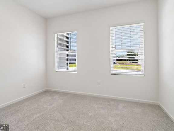 5th image of 36 Crescent Blvd