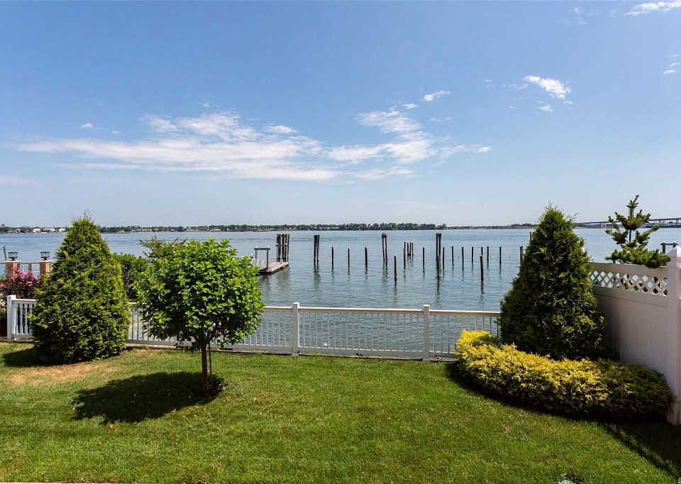 1st image of 15083 Powells Cove Blvd