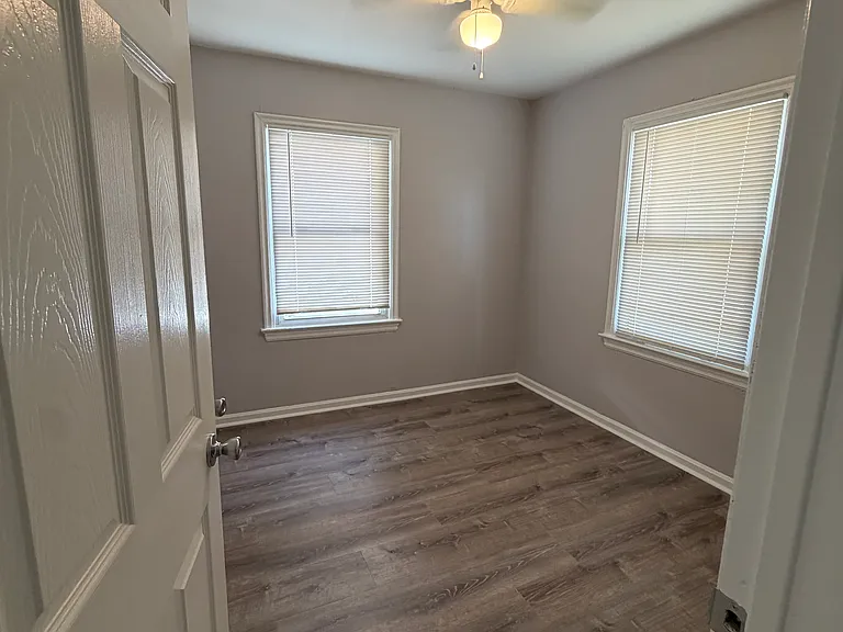 303 E Rose Dr — Photo 6