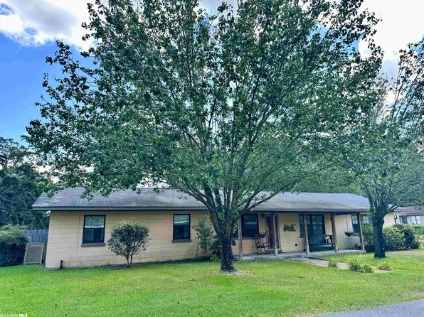 305 Terry Ave, East Brewton, AL 36426