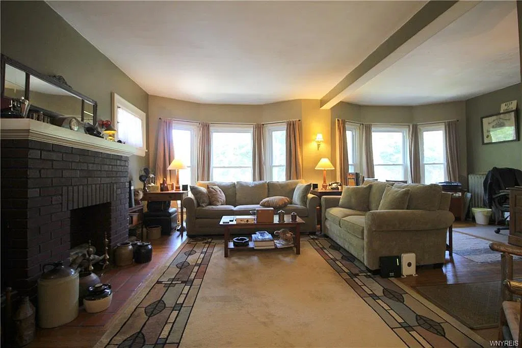 3 bed, $2,000 — Photo 3