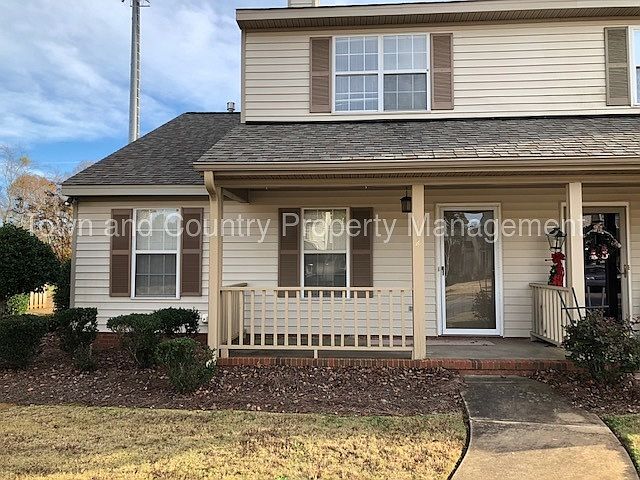 2nd image of 114 Lauren Cir