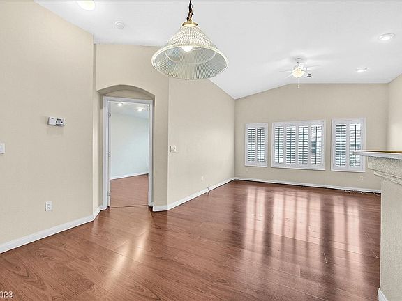 4th image of 9332 Straw Hays St Unit 101