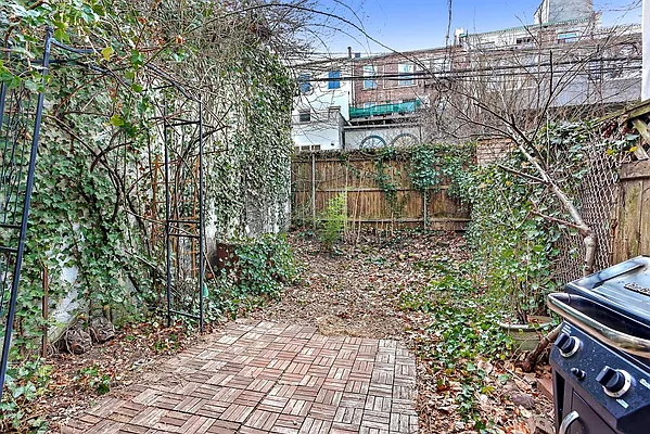 Sold by Corcoran | media 19