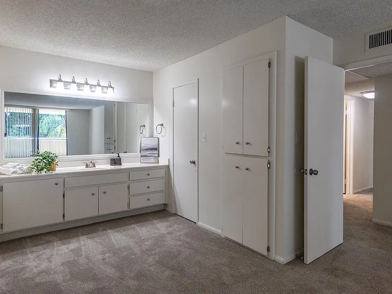 Continental Apartment Homes — Photo 11