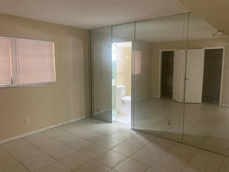 1702 McKinley St #4 — Photo 9