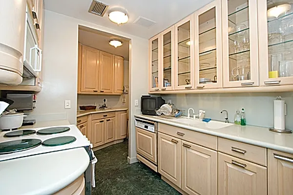 Sold by Adriana Arciello, LREB | media 51