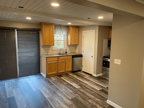5th image of 27 Whitford Ave #27