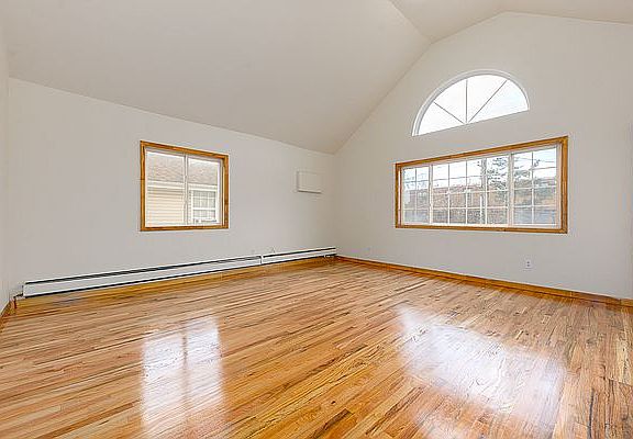 3rd image of 258 Beach 13 St #2