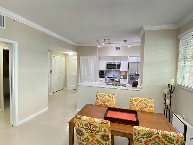225 NE 1st St #202 — Photo 6