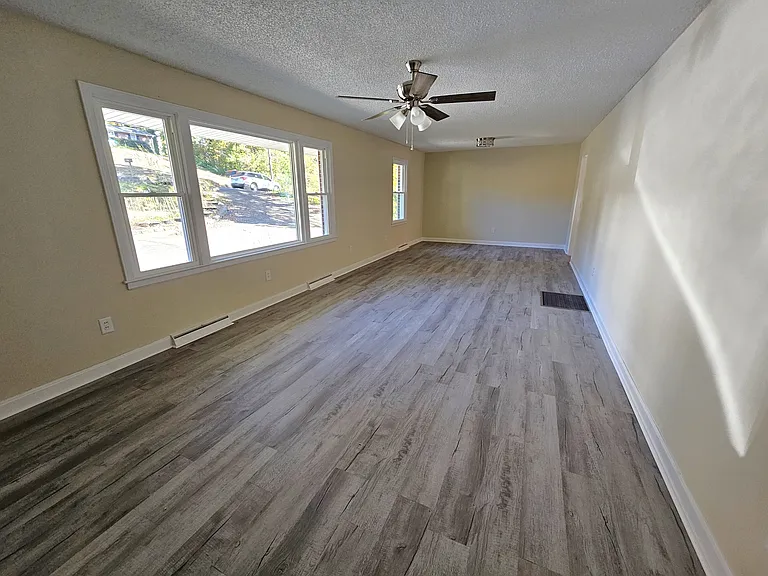 609 Memorial Drive Ext — Photo 5