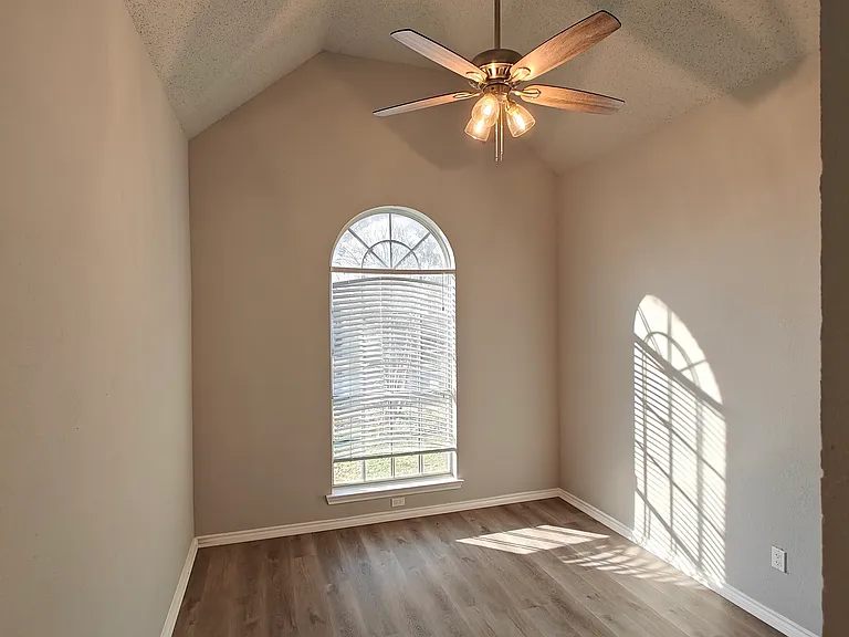 8504 Pebblebrook Dr — Photo 12
