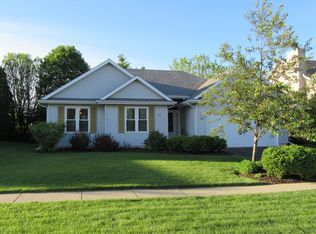 561 Prairie Ridge Dr, Woodstock, IL 60098