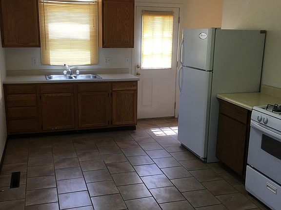 4th image of 1007 Valley Dr #1007