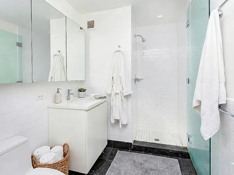 90 William St #4G — Photo 8