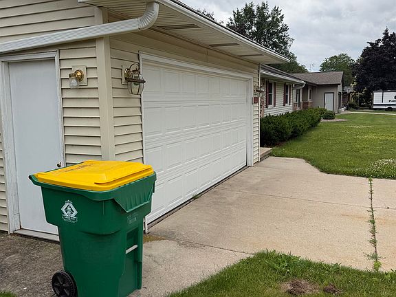 4th image of 553 Delwiche Rd
