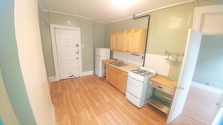1st image of 127 Mulberry St #13