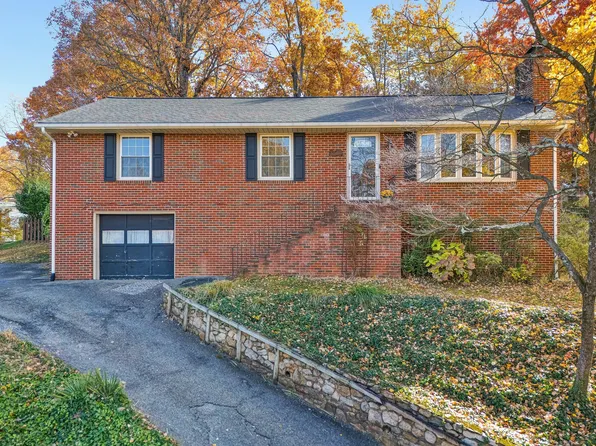 3536 Forester Rd, Roanoke, VA 24015