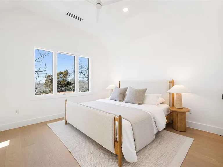 2406 Euclid Ave #2 — Photo 12