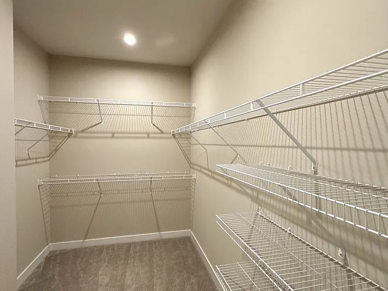 8807 Chapel Grove Crossing Dr — Photo 18