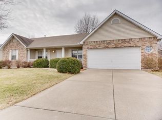 2833 Sparrow Dr, O'Fallon, MO 63368