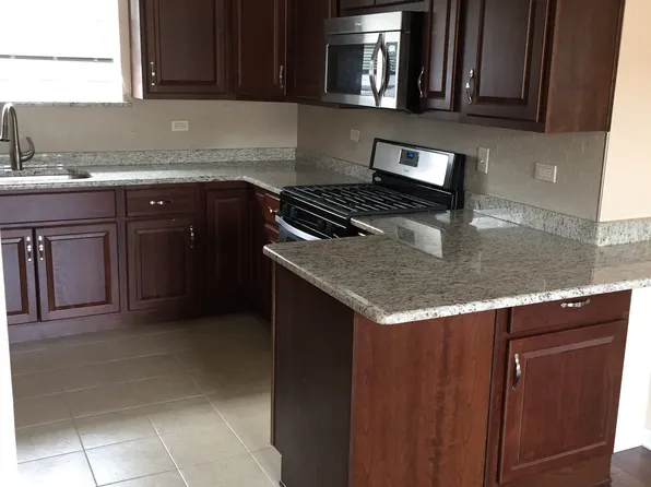 425 S Cass Ave APT 3, Westmont, IL 60559