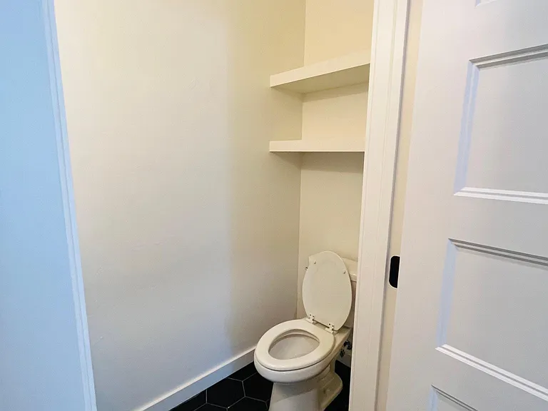 4108 N Indiana Ave — Photo 36