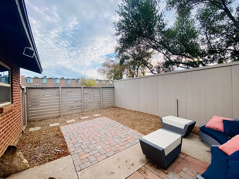 Studios and 1 Bedrooms in Central Location Tucson! — Photo 27