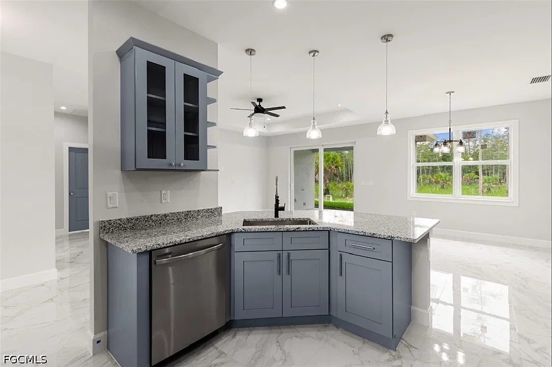 3 bed, 2.0 bath, 1538 sqft, $3,500 — Photo 3