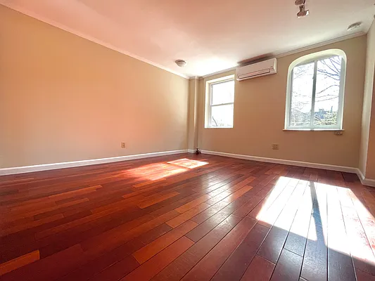 Rented by Compass | media 10