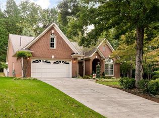 127 Wellesborough Rd, Winston Salem, NC 27104