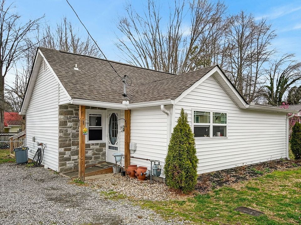 1st image of 105 Bennett St